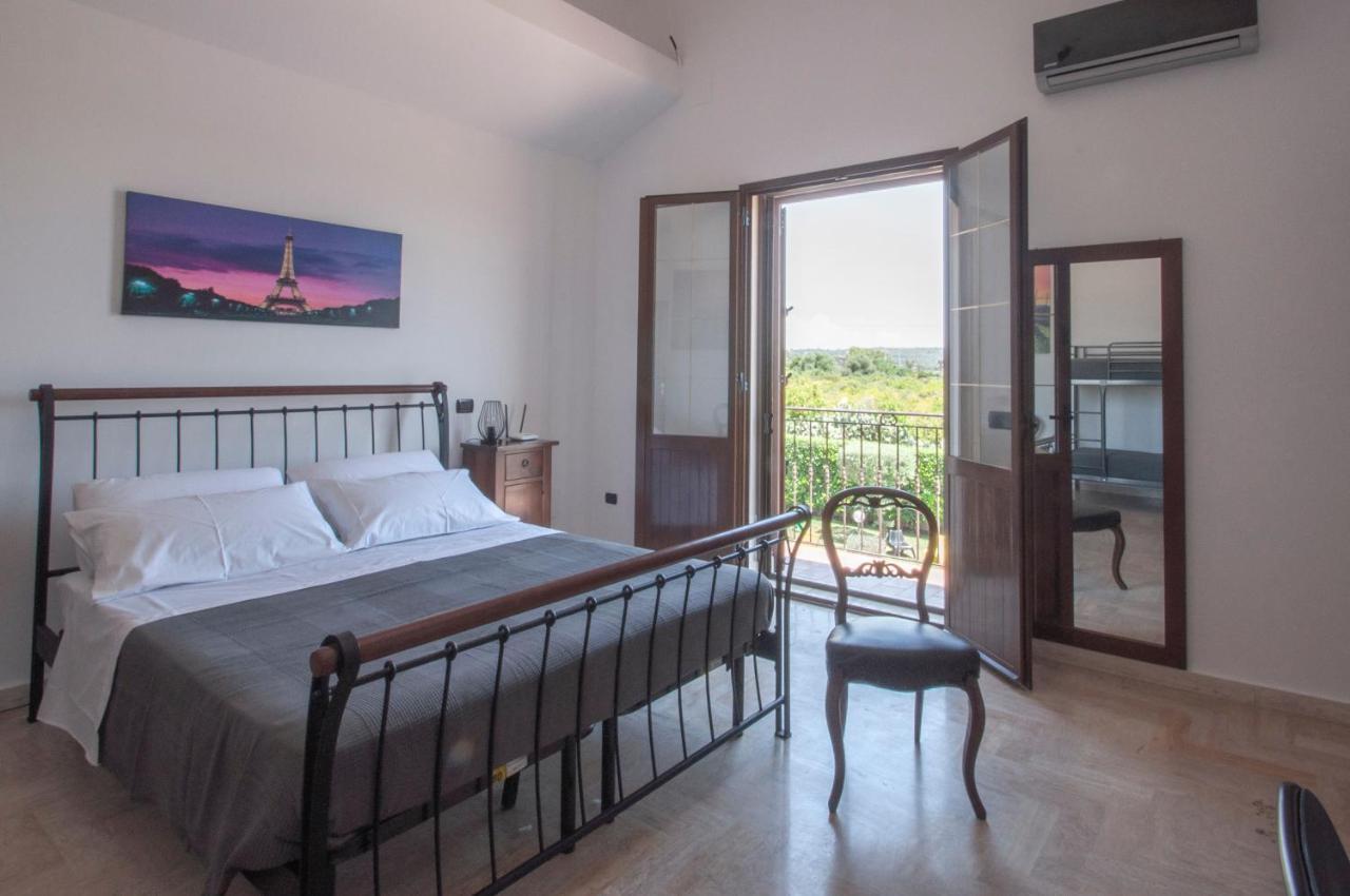 B&B Vittoria House Carlentini Exterior photo